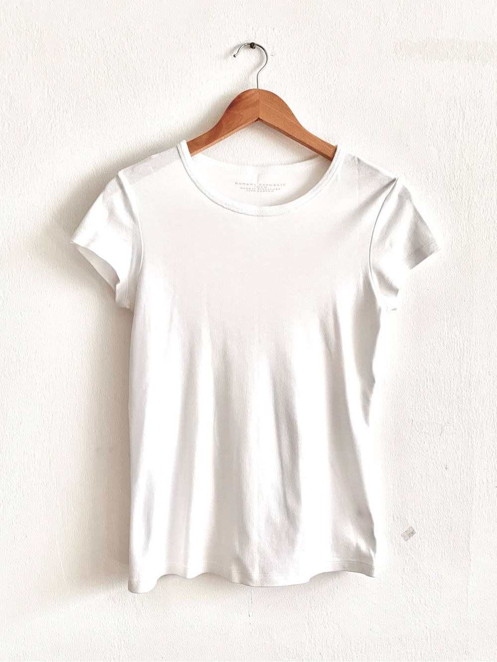Banana Republic - White Short Sleeve Crewneck Tee!
